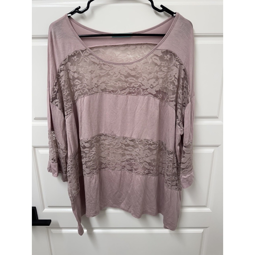 Pleione Women XL Blouse Top Lavender Lace Panels Sharkbite Hem 3/4 Sleeve